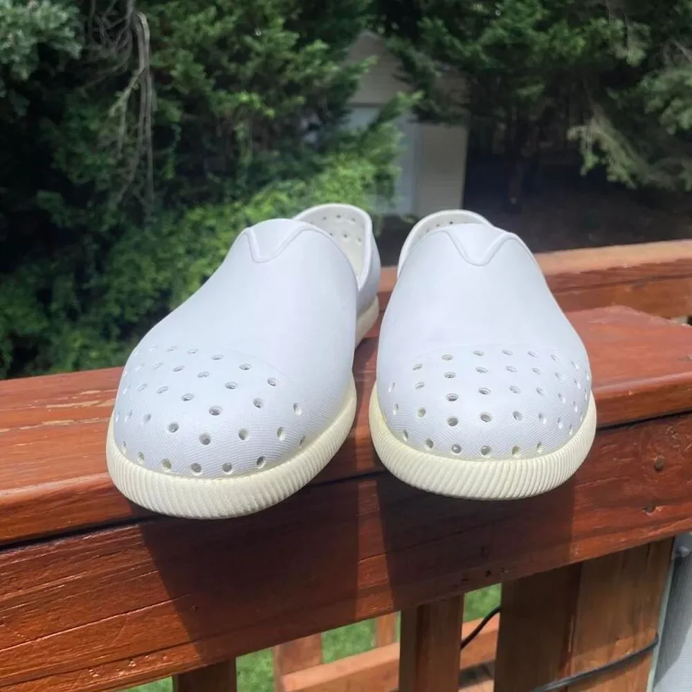 Native men’s 11